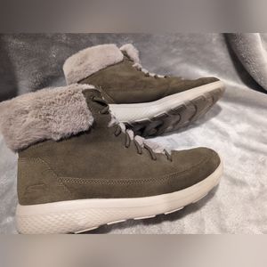 Skechers On the Go Water Resistant Suede Boots Winter Chill Olive 9.5